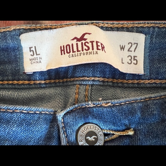 Two pairs of Hollister Jeans - Picture 5 of 5